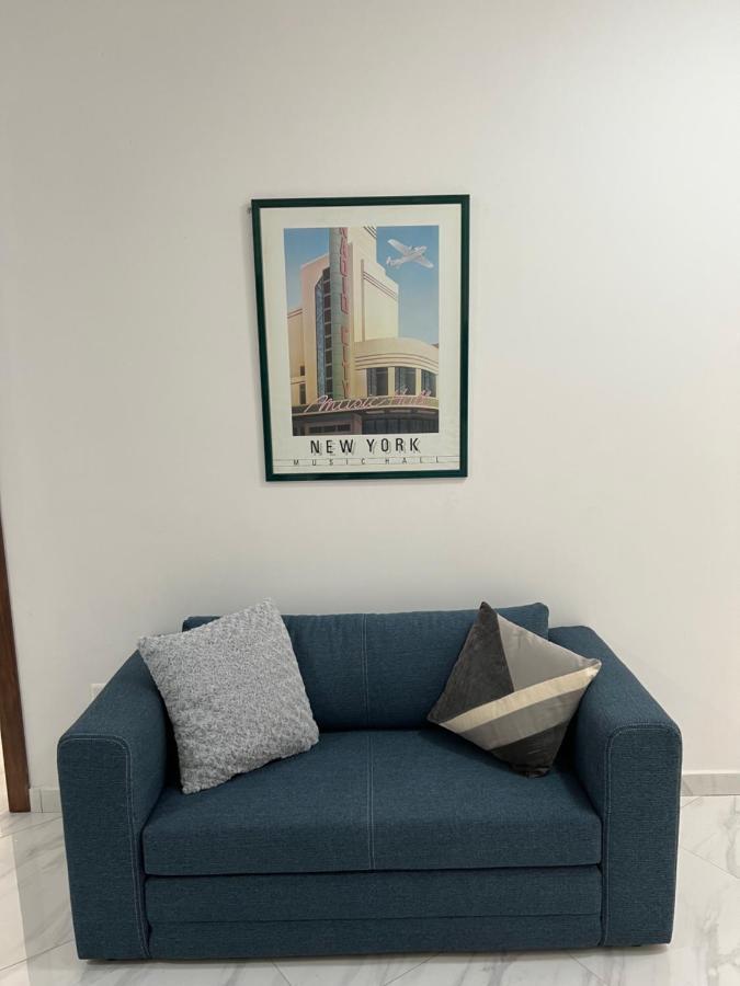 Condo With Patio Overlooking Piazza グジラ エクステリア 写真