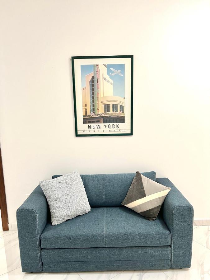 Condo With Patio Overlooking Piazza グジラ エクステリア 写真